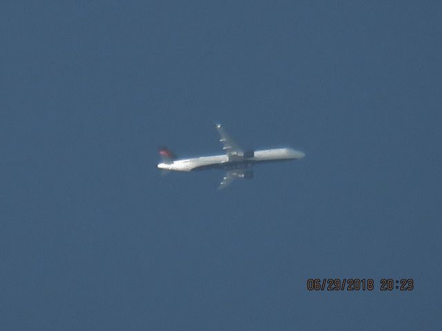 Airbus A321 (N351DN)