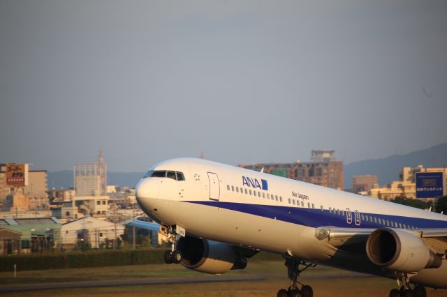 BOEING 767-300 (JA8971)