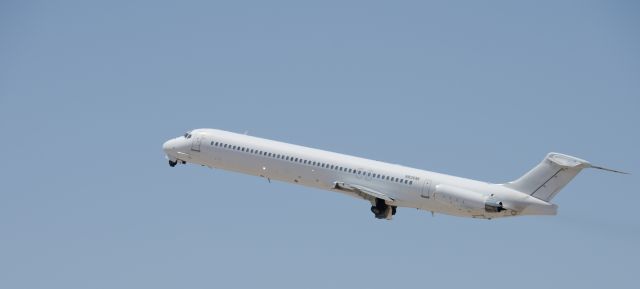 McDonnell Douglas MD-83 (N836NK) - 05/2013 KTUS