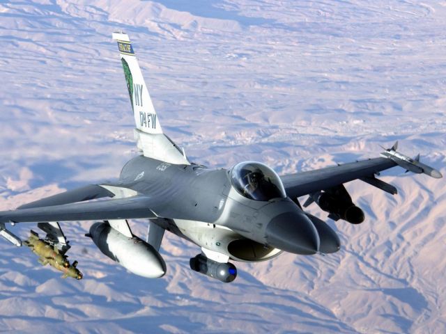 Lockheed F-16 Fighting Falcon —