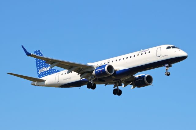 Embraer ERJ-190 (N298JB)