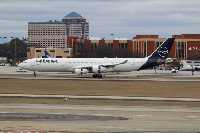 Airbus A340-300 (D-AIFE)