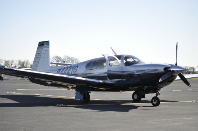 Mooney M-20 (N2221G)