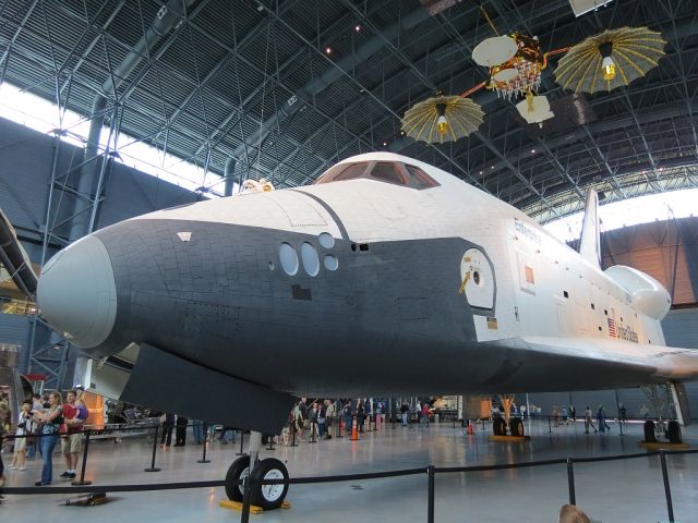 BOEING 737-300 (ELL101) - Enterprise at her old home in the NASM Udvar-Hazy Center