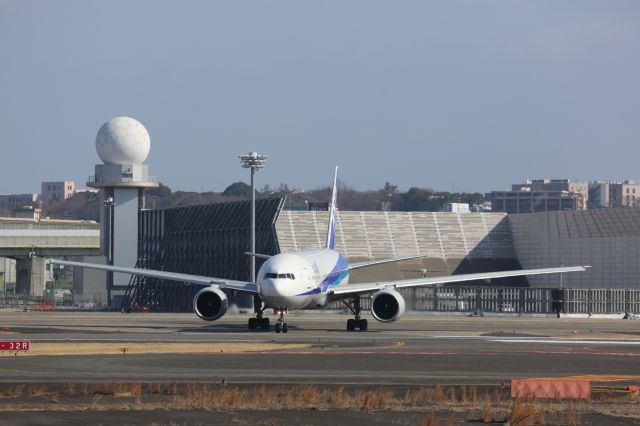 Boeing 777-200 (JA714A)