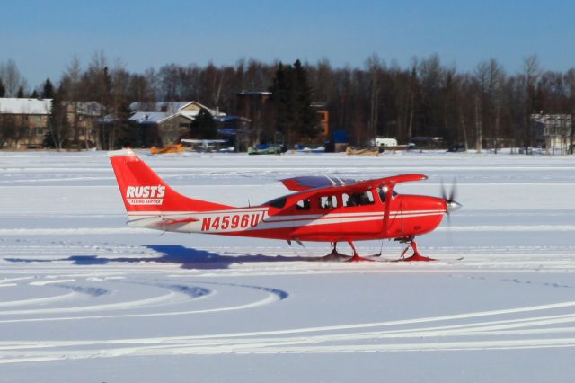 Cessna 206 Stationair (N4596U)