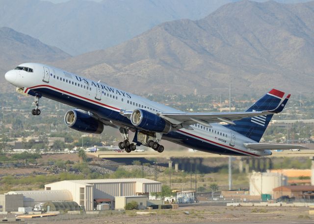 Boeing 757-200 (N910AW)