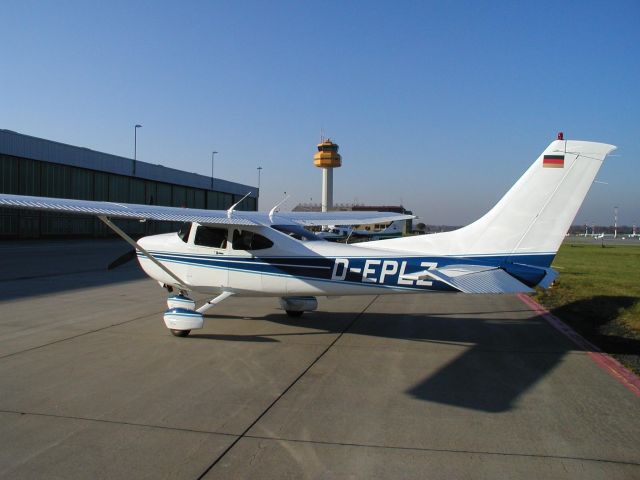 Cessna Skylane (D-EPLZ)