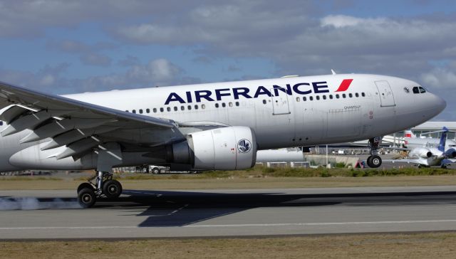 Airbus A330-200 (F-GZCB)