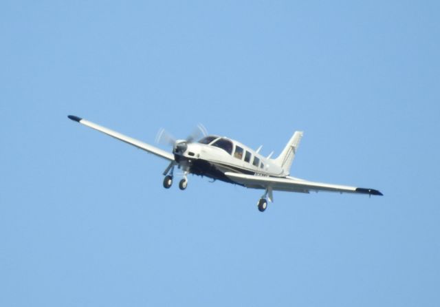 Piper Saratoga (N8214E)