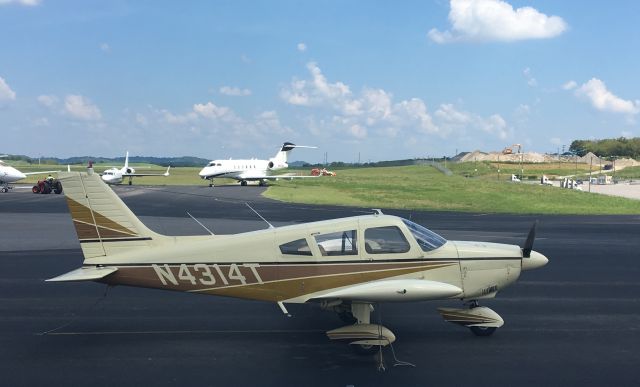 Piper Cherokee (N4314T) - Nashvilles John Tune airport for the total solar eclipse