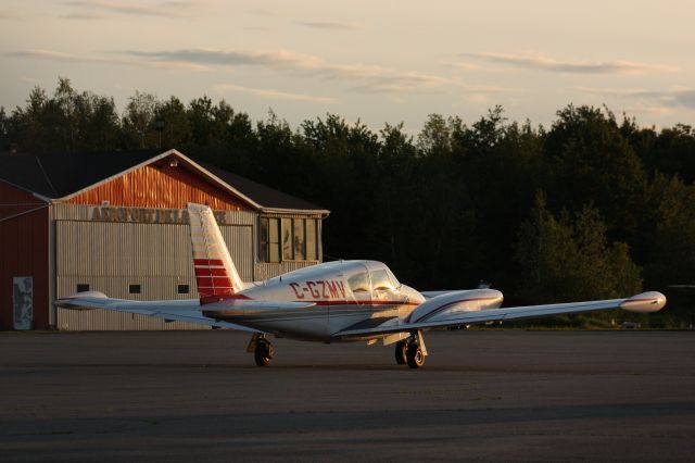 Piper PA-30 Twin Comanche (C-GZMV)