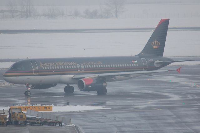 Airbus A320 (JY-AYS)