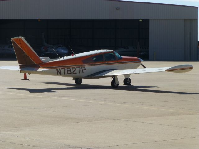 Piper PA-24 Comanche (N7627P)