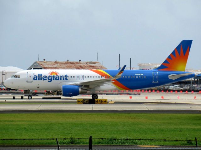 Airbus A320 (N256NV)