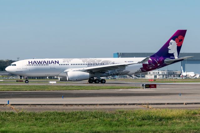 Airbus A330-200 (N361HA)