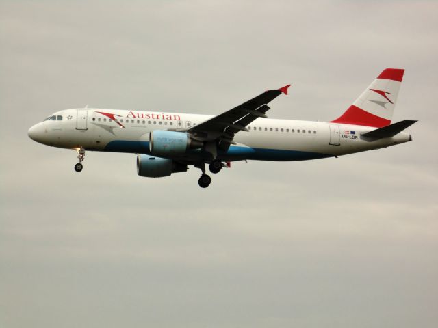 Airbus A320 (OE-LBR)