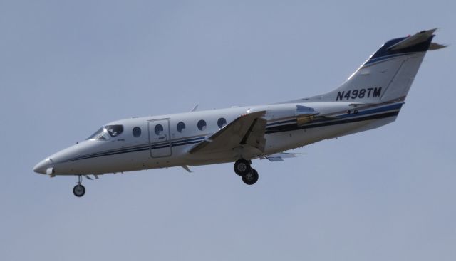 Beechcraft Beechjet (N498TM) - On final is this 2010 Hawker Beechcraft 400A in the Spring of 2019.