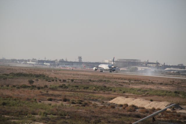 Boeing 787-8 (N966AM) - FINAL APPROACH 27 MMTJ