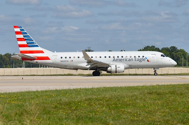 Embraer 175 (N429YX) - Rolling out on 5-L 08-20-24