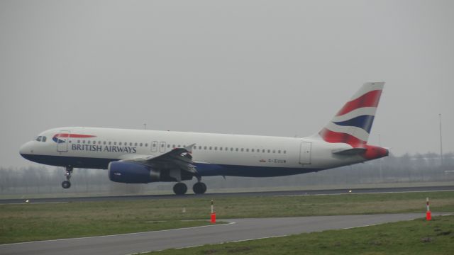 Airbus A321 (G-EUUW)