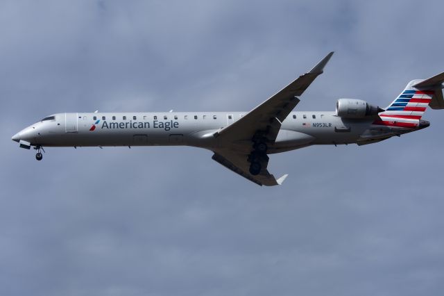 Canadair Regional Jet CRJ-200 (N953LR)