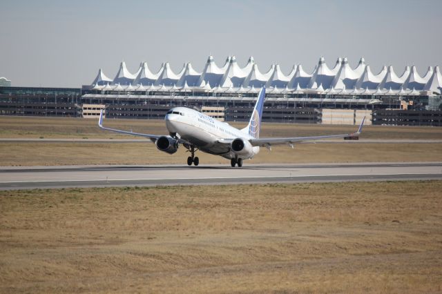 Boeing 737-900 (N37290)