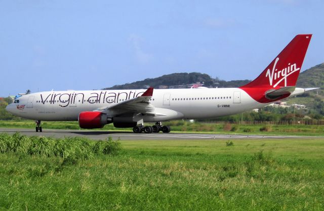 Airbus A330-200 (G-VMNK)