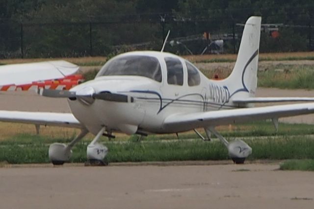 Cirrus SR-22 (N213CD)