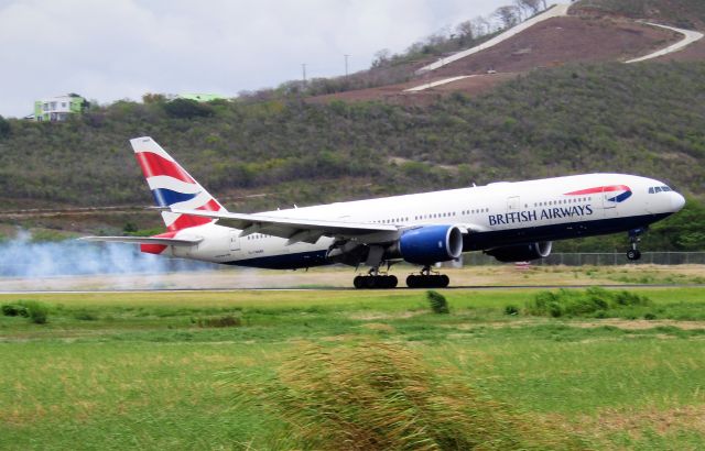 Boeing 777-200 (G-YMMR)