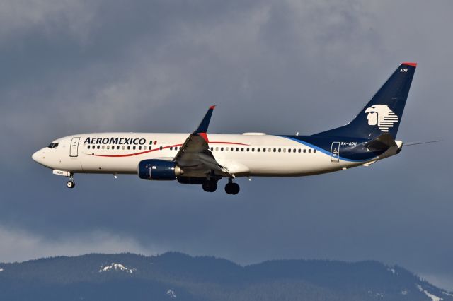 Boeing 737-800 (XA-ADU)