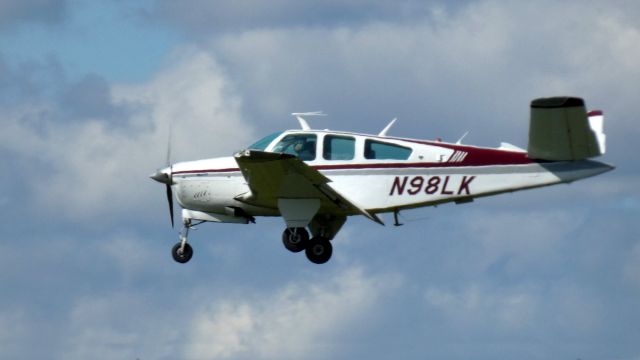 Beechcraft 35 Bonanza (N98LK) - On final is this 1977 Beechcraft V35 Bonanza in the Autumn of 2020.