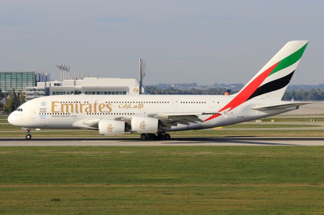 Airbus A380-800 (A6-EDU)