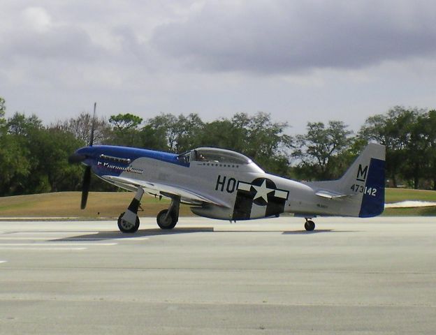 N51GY — - "E Pluribus Unum" ... N51GY ... 1946 model P51 (F51) departs on Runway 05 at Spruce Creek.