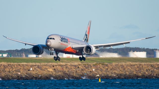 Boeing 787-8 (VH-VKD)