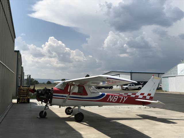 Cessna Commuter (N87Y) - This 150 has been here for years, and this was the first time I’d seen it moved. This is the last time I saw it, don’t know where it ended up after this.