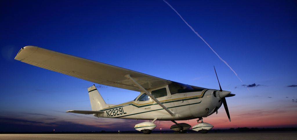 Cessna Skyhawk (N2829L)