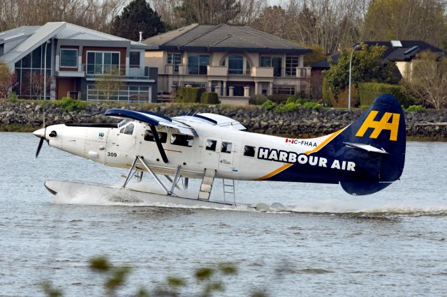 De Havilland Canada DHC-3 Otter (C-FHAA)