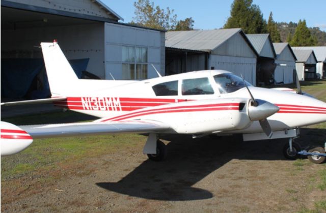 Piper PA-30 Twin Comanche (N130MM)