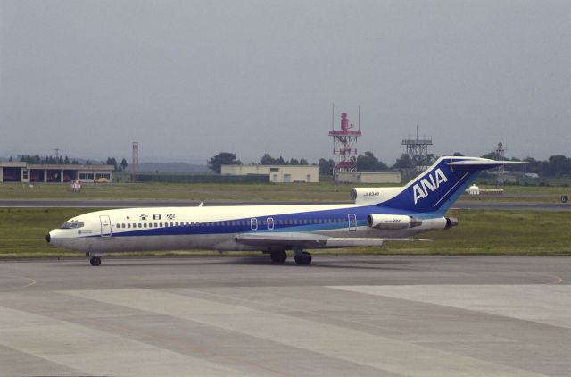 BOEING 727-200 (JA8343) - Taxing at Kagoshima Intl Airport on 1988/06/19