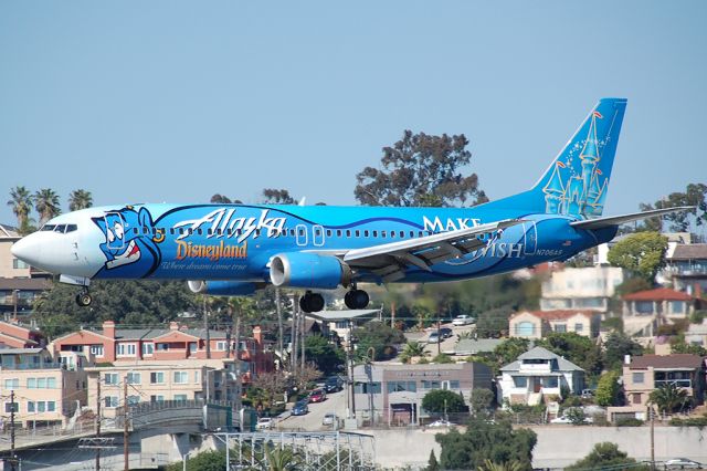 BOEING 737-400 (N706AS) - I have seen this at SAN so many times