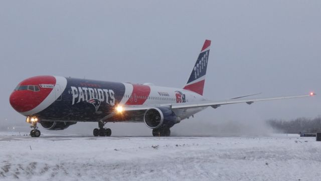 BOEING 767-300 (N36NE) - Patriots 767 at snowy Buffalo for the first playoff game of 2022