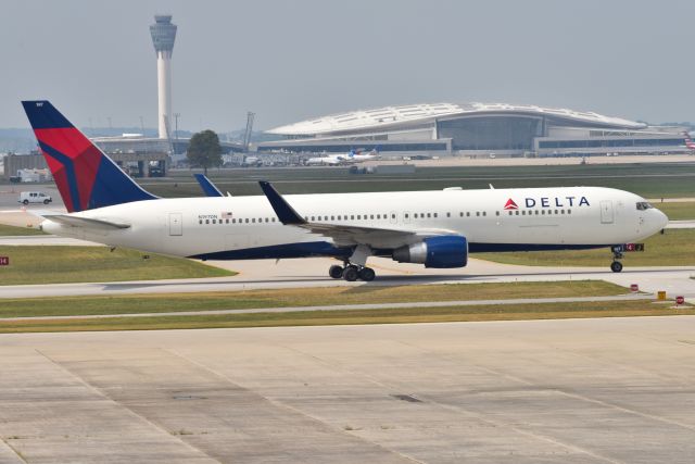BOEING 767-300 (N197DN) - 08-20-21