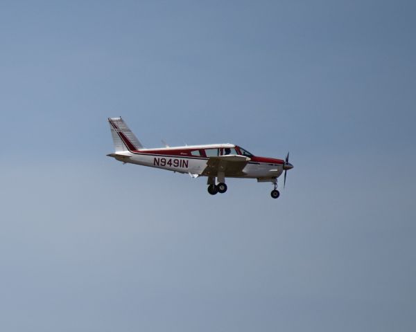 Piper Cherokee (N9491N)