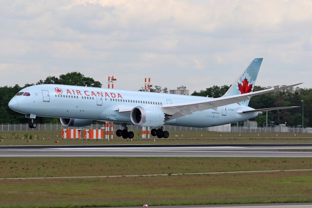 Boeing 787-9 Dreamliner (C-FGDT)