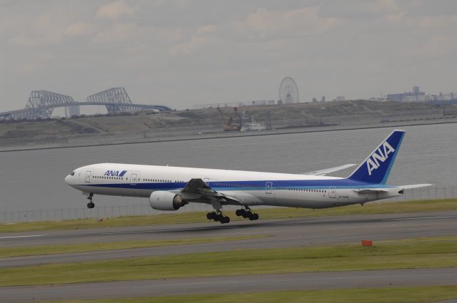 BOEING 777-300 (JA755A) - Departure at HND Airport R/W34R on 2011/09/25