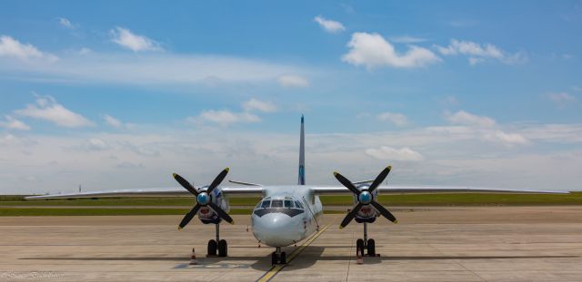 Antonov An-26 (UR-CQD)