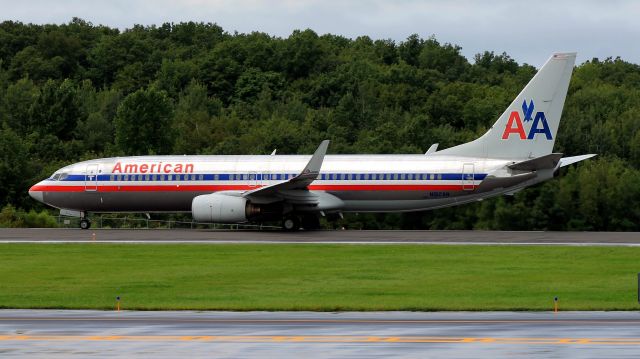 Boeing 737-800 (N912AN) - American on the roll on runway 24.