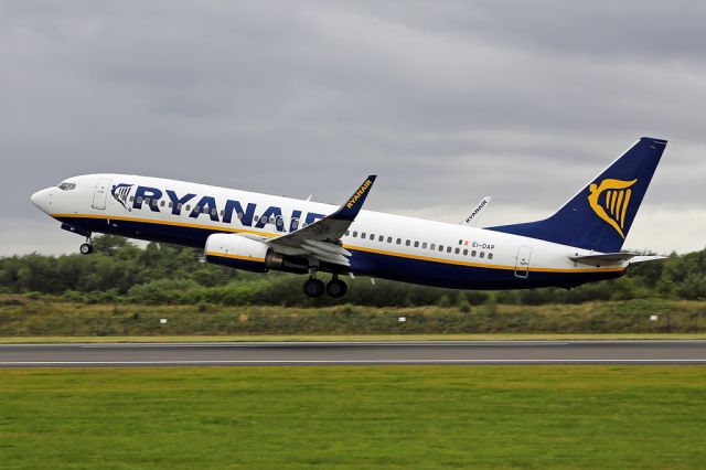 Boeing 737-800 (EI-DAP) - RYR3212 departing off 23L on the flight to Girona in sunny Spain.