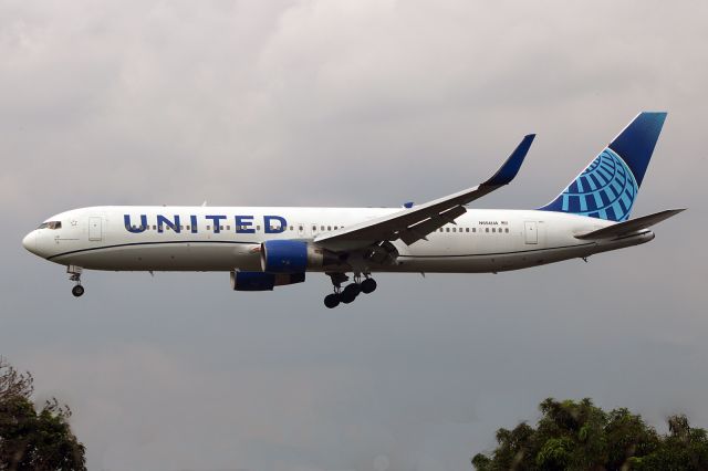 N654UA —
